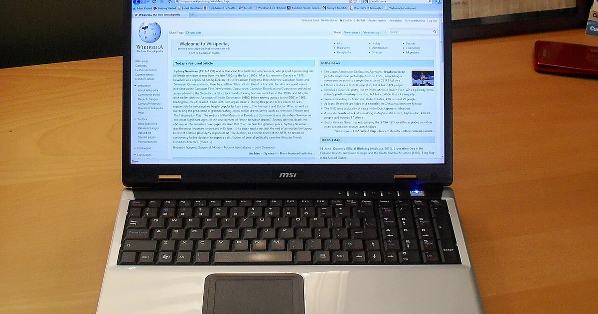 English Wikipedia main page on a MSI laptop computer.